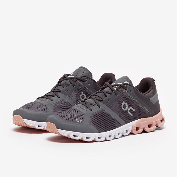 ON CLOUD WOMEN'S CLOUDFLOW WIDE RUNNING ATHLETIC SNEAKERS BLACK SZ 9 NIB - Picture 1 of 7